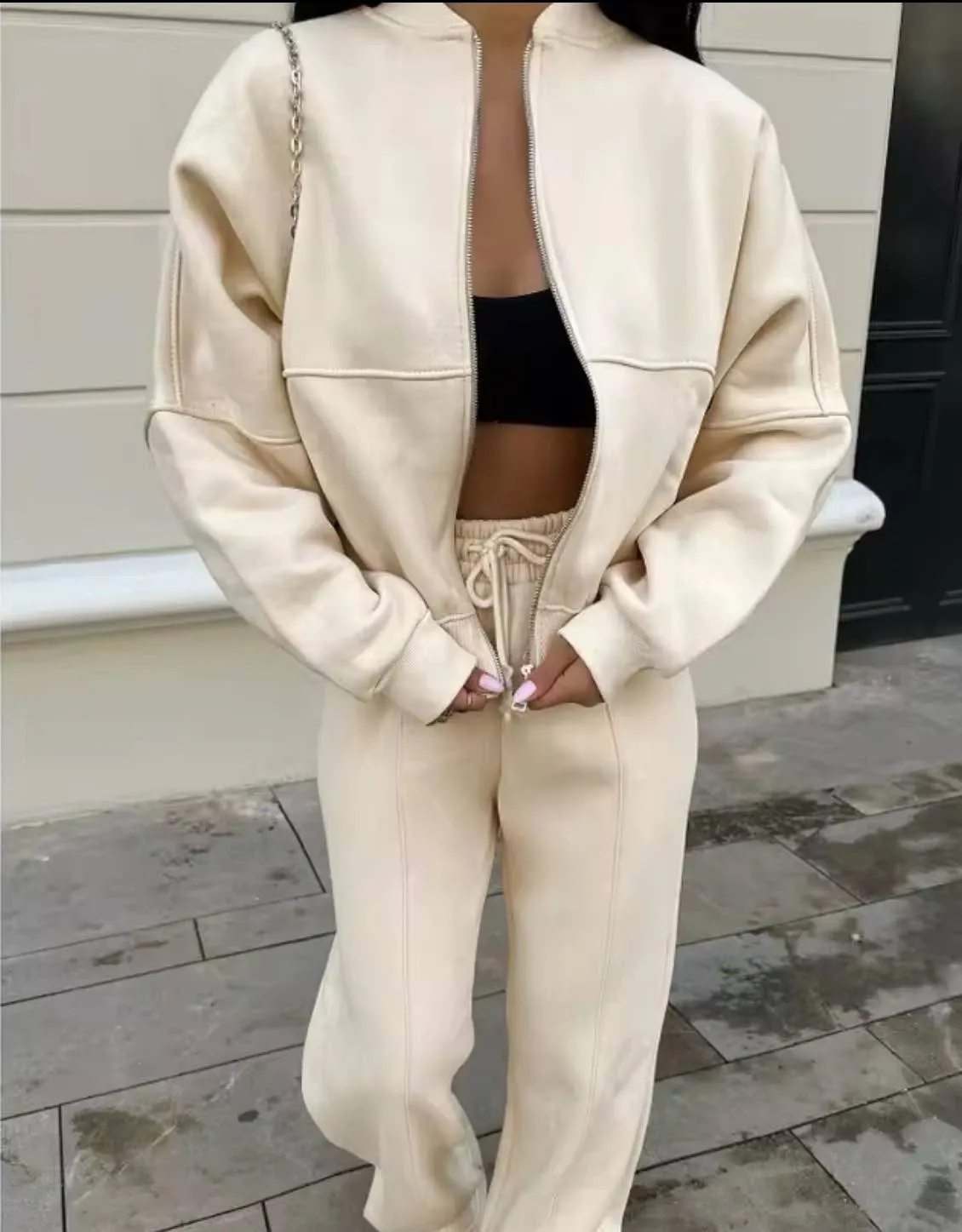 Stylish Beige Tracksuit: Pants and Matching Zip-Up Cardigan Set