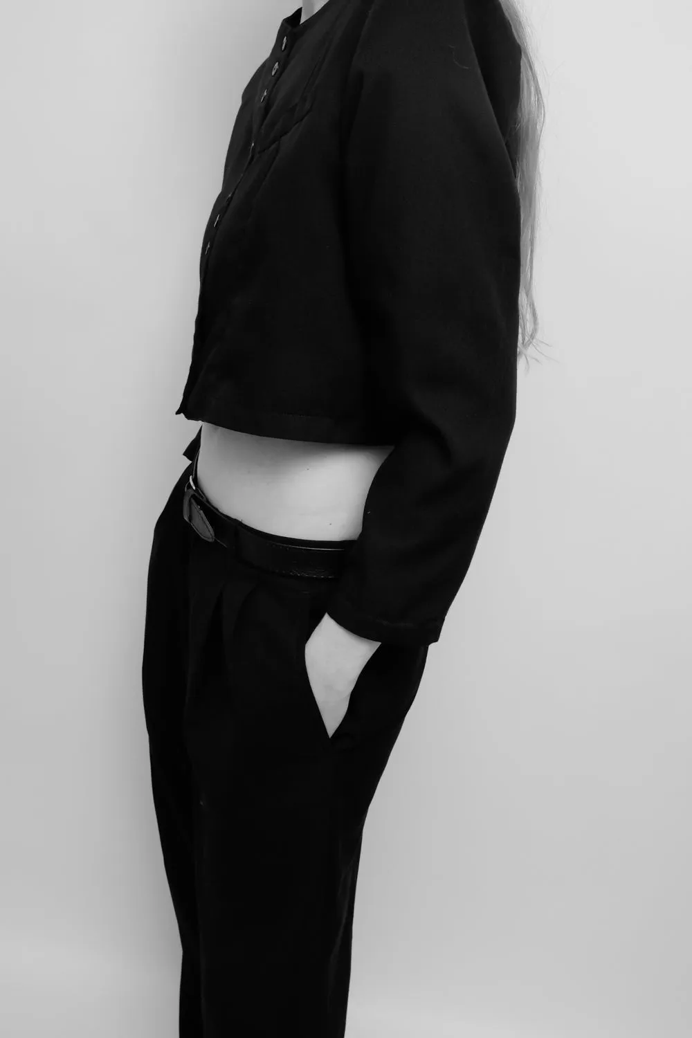 CROPPED VINTAGE BLACK BOXY BLAZER