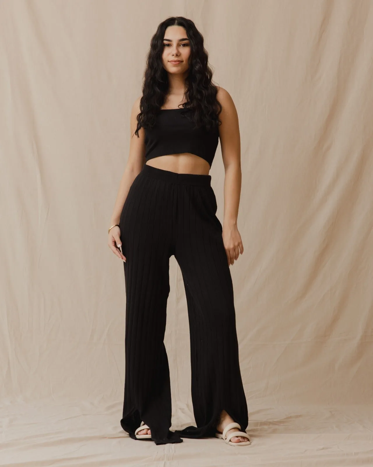 Knitted Pants With A Slit Black