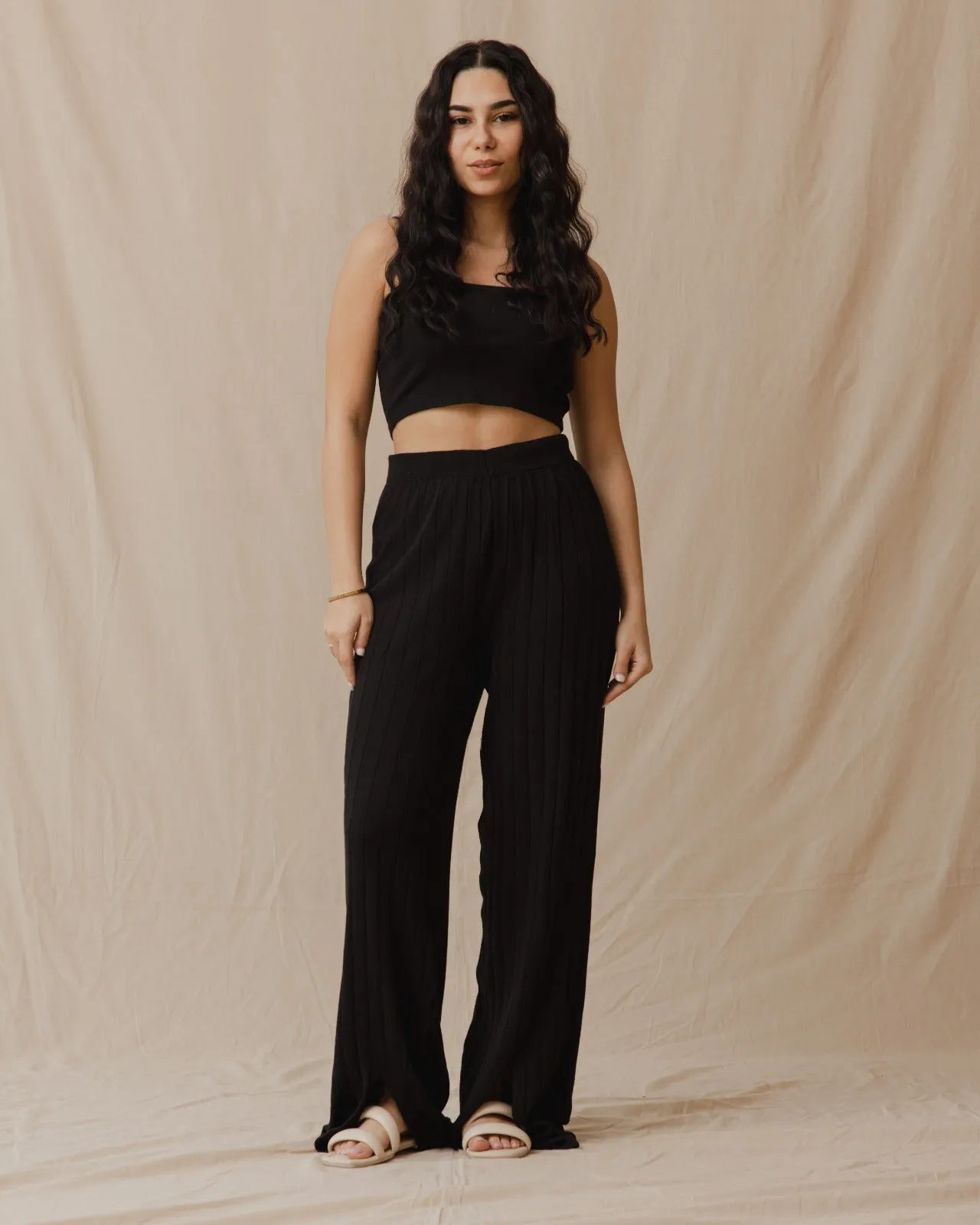 Knitted Pants With A Slit Black