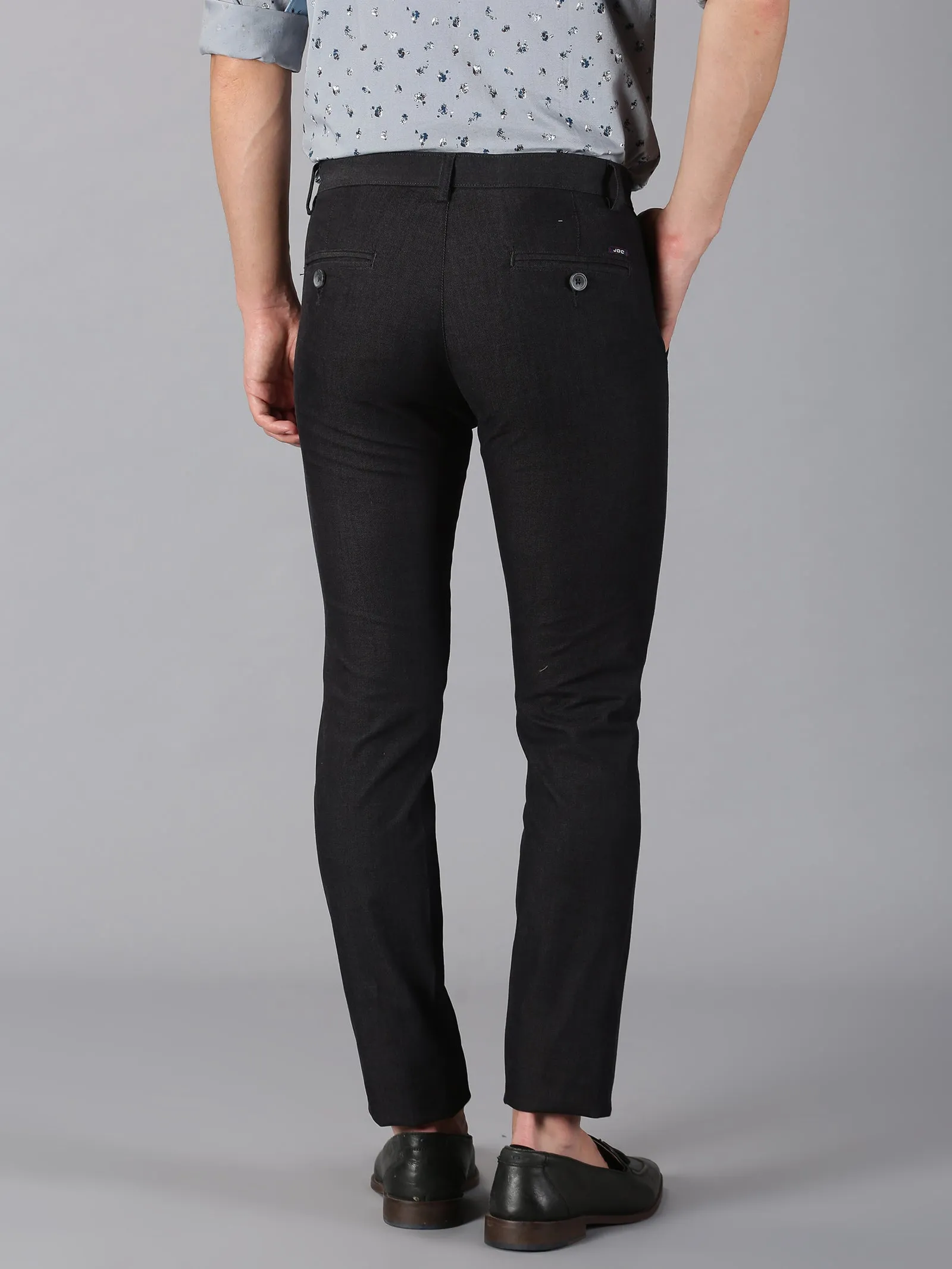 MEN BLACK SOLID SLIM FIT TROUSER